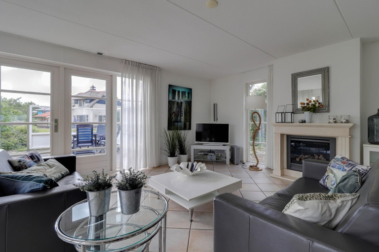 Living room 2, Detached Dune Villa With Hot-tub, Wûnseradiel