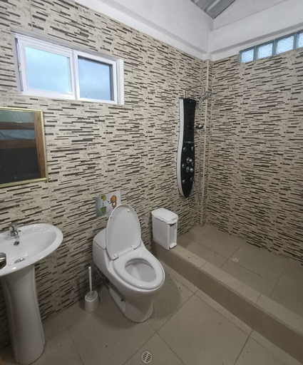 Bathroom, Casa Shangri La, Sucre