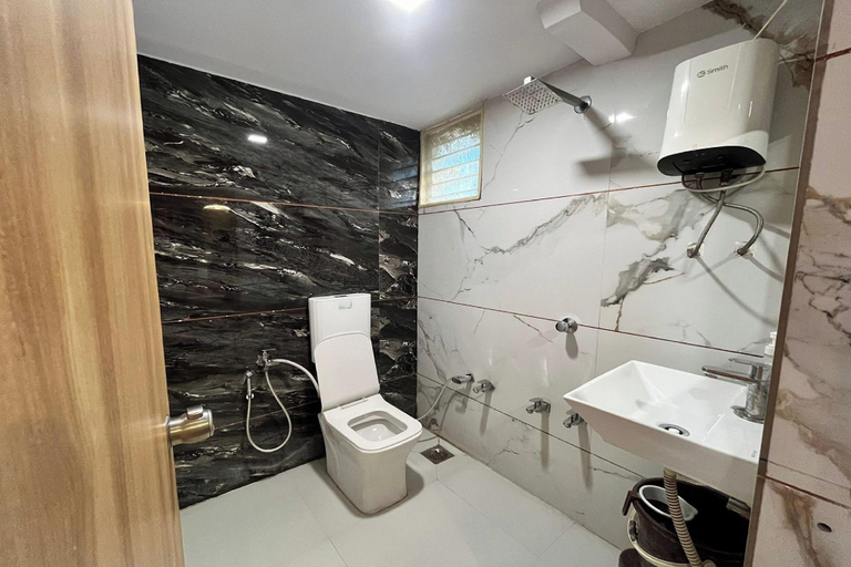 Bathroom 4, Hotel Matrix Inn, Ahmadabad