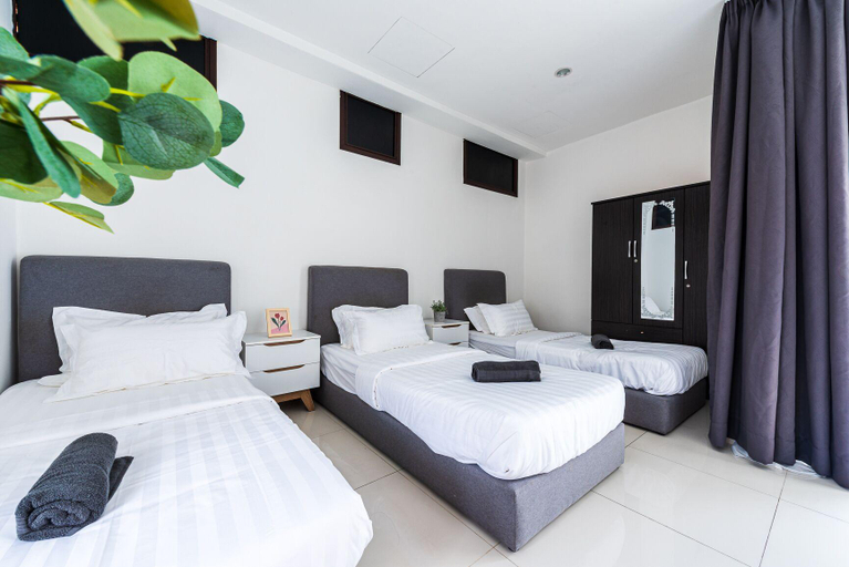 Bedroom 2, 1km to KLCC 6R5B Private Pool Bungalow, Kuala Lumpur