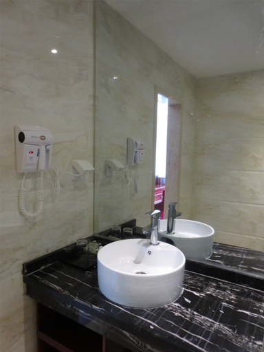 Bathroom 2, Wanning Minghuang Business Hotel, Hainan