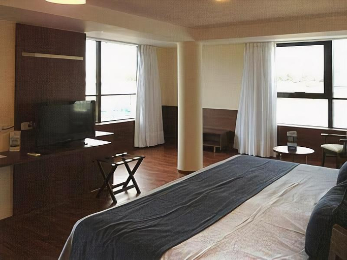 Bedroom 2, Puerto Amarras Hotel & Suites, La Capital