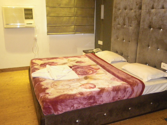 Bedroom 3, Hotel Cosmo - Karol Bagh, Delhi