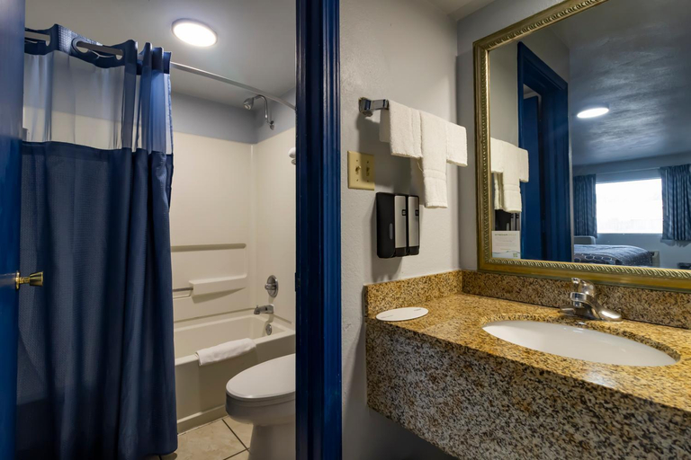 Bathroom 3, Galaxy Inn & Suites, Pulaski