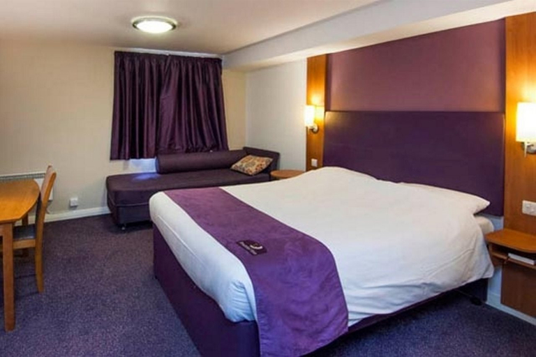 Bedroom, Premier Inn Bradford North - Bingley, Bradford