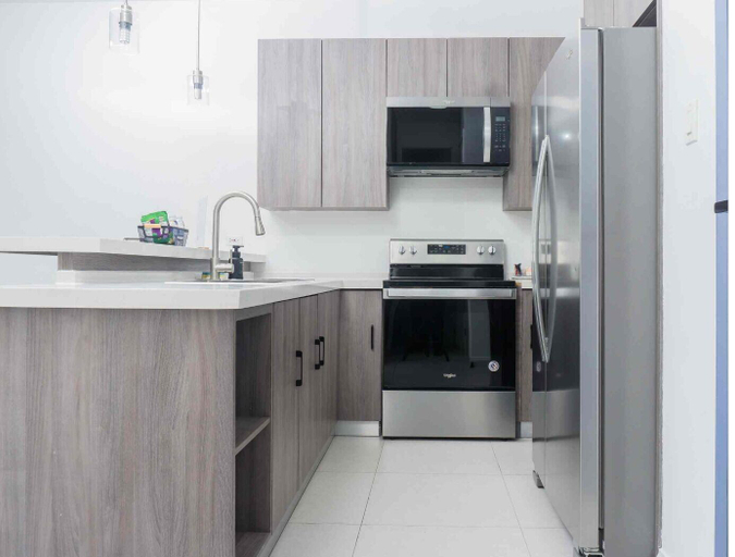 Private kitchen, Kingston Comfy 1BR Apartment with pool
