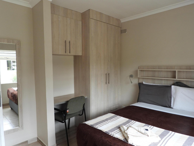4, 2 Bed Apartment With En-suite Kitchenette - 2064, Harare