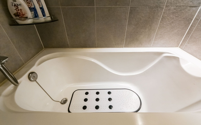 Bathroom 4, Gumi Indong Zaza, Gumi