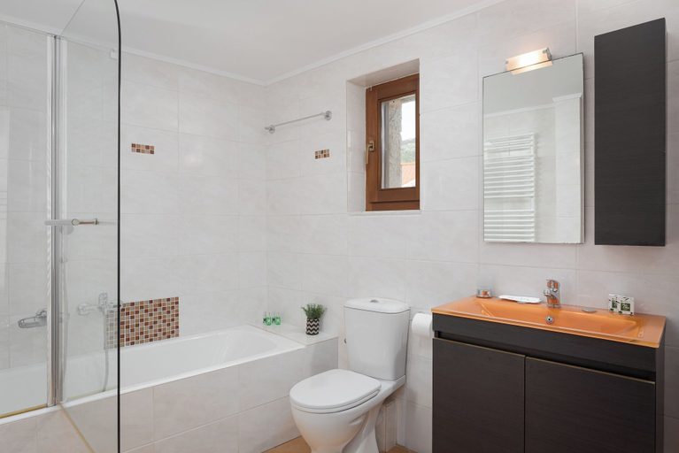 Bathroom 4, Aura Seafront Villa, Peloponnese