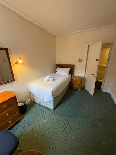 Bedroom 2, Lochalsh Hotel, Highland