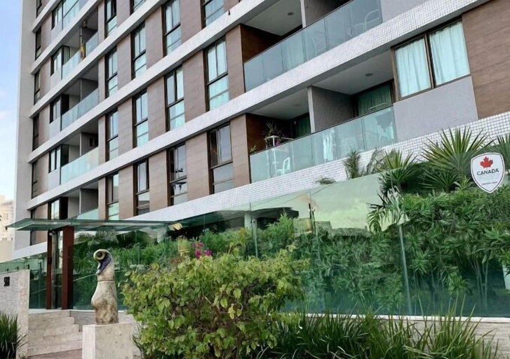 Exterior & Views