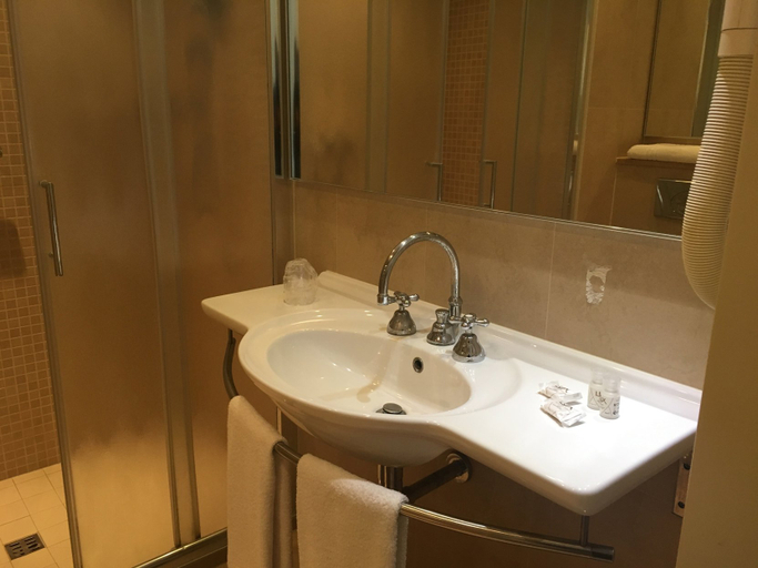 Bathroom 4, Rivalta Life Style Hotel, Brescia