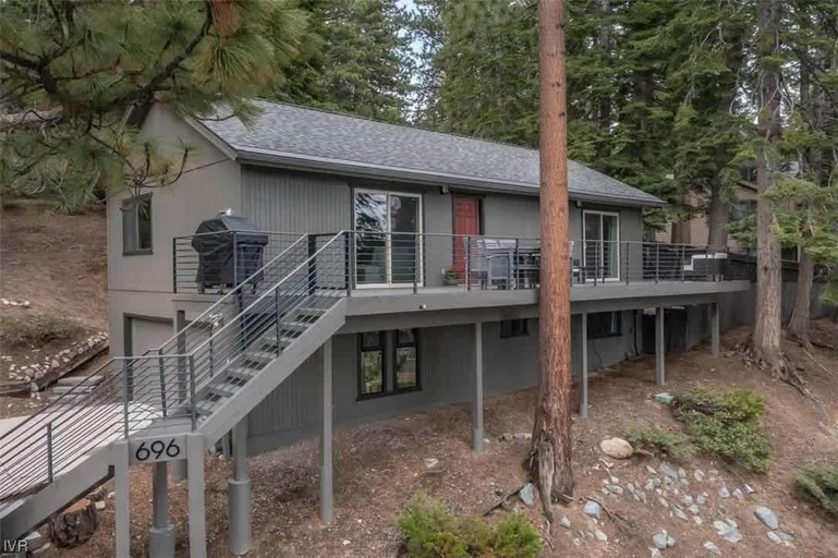 Exterior 2, Cozy Spacious 4BD Modern Mountain Home, Washoe