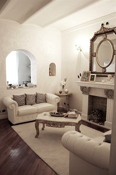 Others 4, Piazza di Spagna Suites, Rome