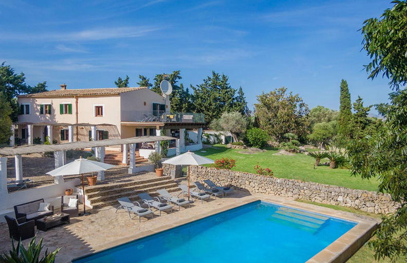 Others 2, Villa Morell, Baleares