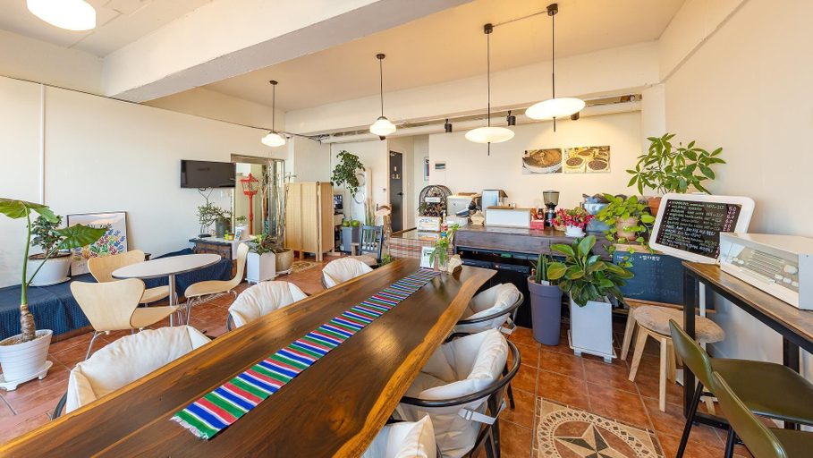 Food & Drinks, Gosung StageR, Goseong
