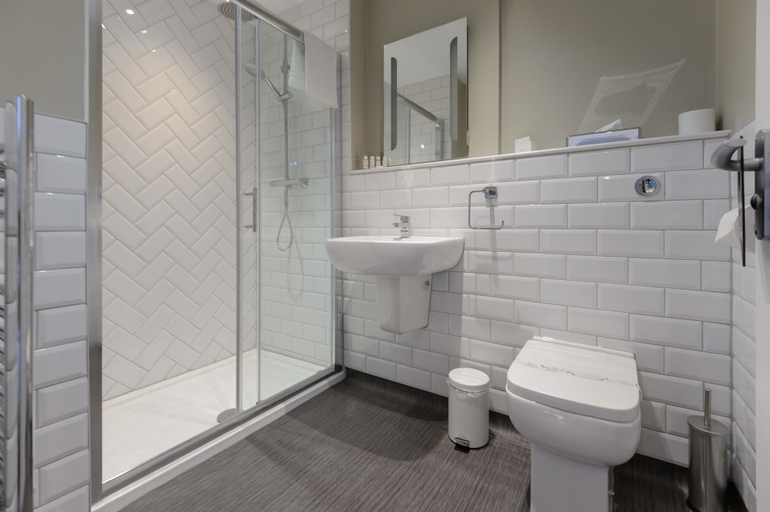 Bathroom 4, バルフォー アームズ, Devon