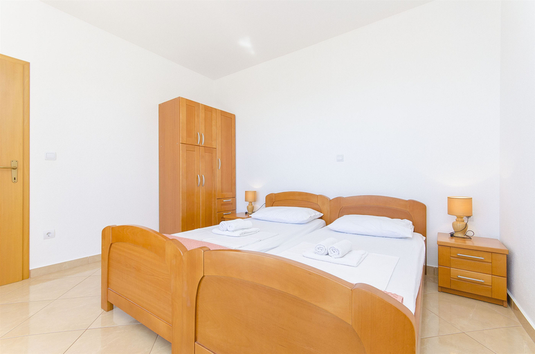 Others 4, Studio apartment with a seaview, Tučepi