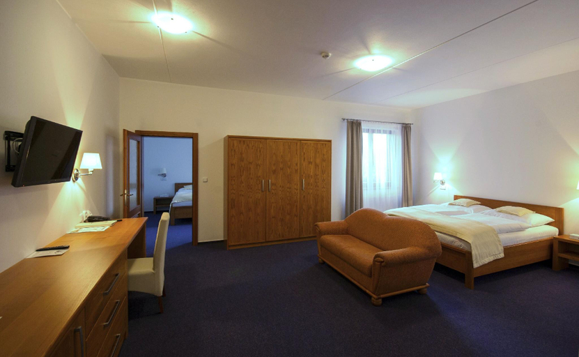 Bedroom 3, Hotel Horal, Vsetín