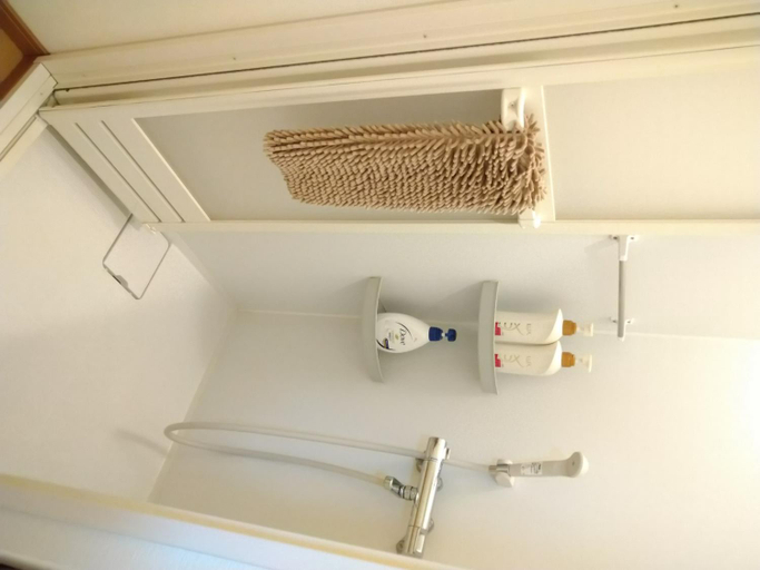 Bathroom 3, Issyuku Hotel Kaminarimon, Taitō