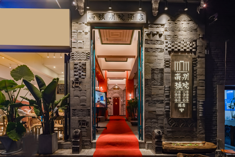 Exterior & Views 1, Nanqiang Biyuan Hotel, Kunming