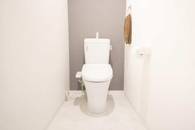 Bathroom 5, Willows Minpaku, Osaka