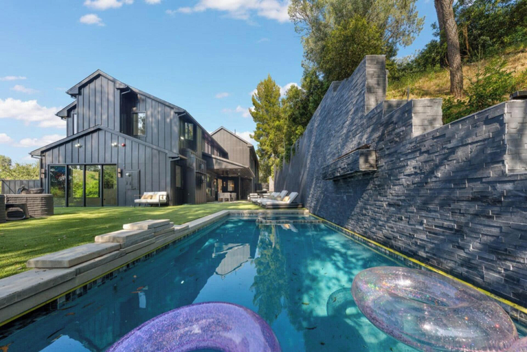 Pool 4, Oak Haven Sanctuary, Los Angeles