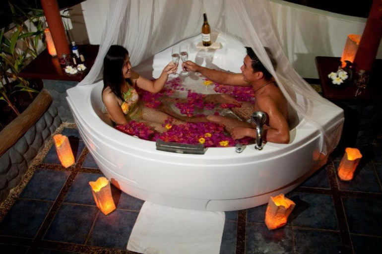 Bathroom 5, Crystal Paradise Resort Winery & Spa, Narra