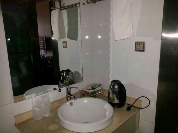 Bathroom, Wusheng Kaixuan Hotel, Guang'an