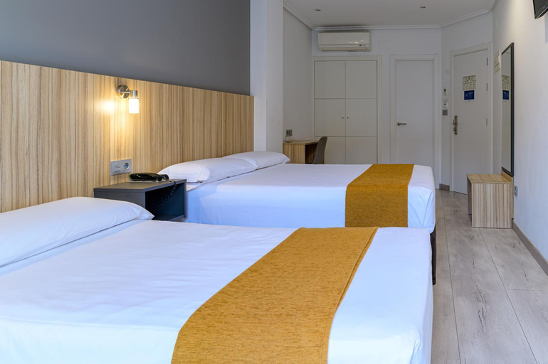 Bedroom 3, Hotel Altiana, Ourense