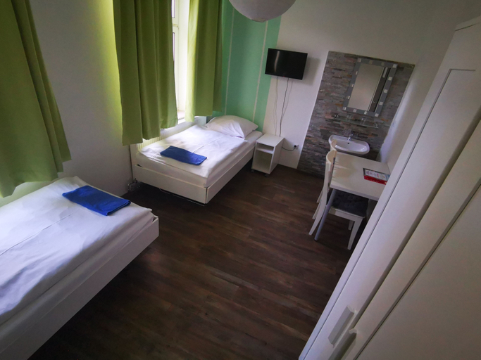Room amenity 3, City Hostel, Augsburg