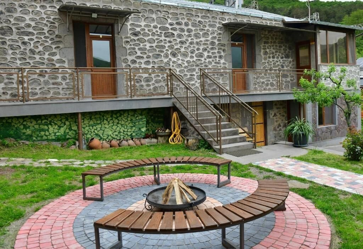Terrace/patio, Hayi Tun Guesthouse