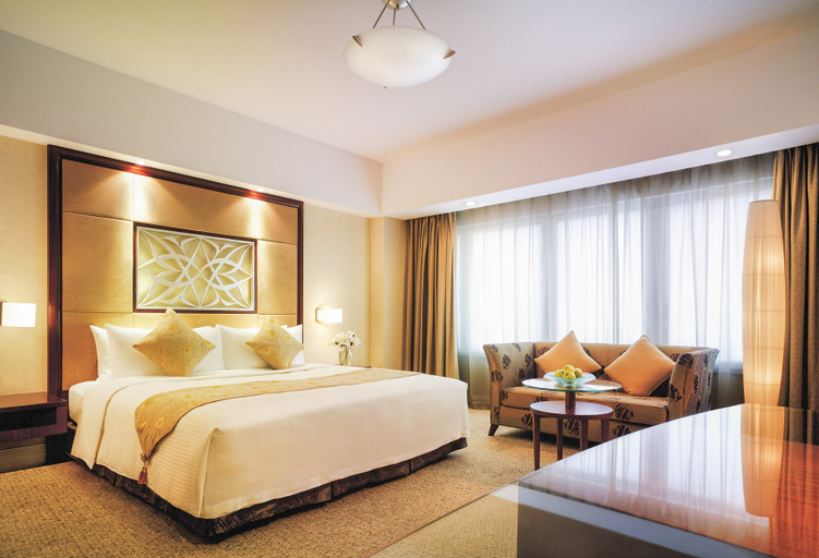 Bedroom, New World Hotel (Harbin Taiping International Airport), Harbin