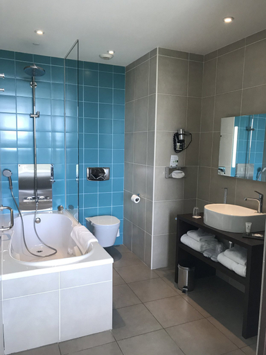 Bathroom 4, Hôtel du Pasino, Nord