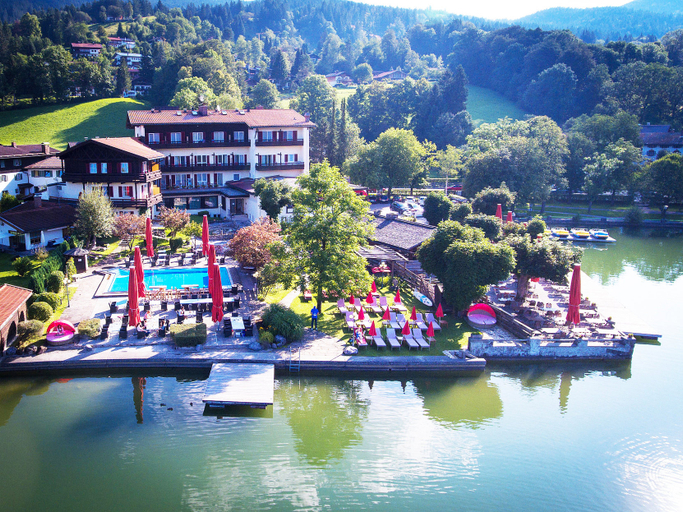 Exterior & Views, Seehotel Schlierseer Hof, Miesbach