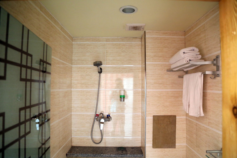 Bathroom 3, Kuaile Yizhan Fashion Hotel, Changchun