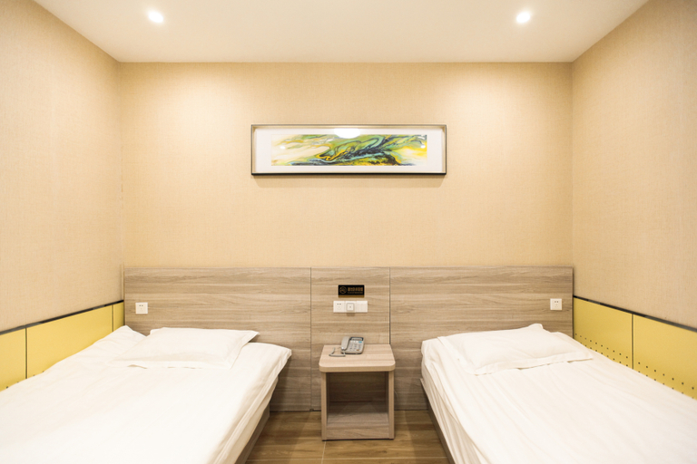 Bedroom 2, Pink Motel (Jinan Aoti Middle Road), Jinan