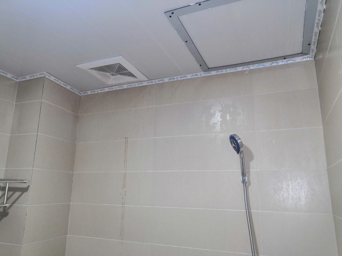Bathroom 5, Lejia Business Hotel, Liaocheng