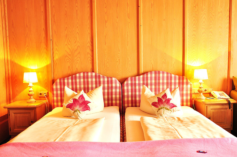 Bedroom 2, Seehotel Schlierseer Hof, Miesbach
