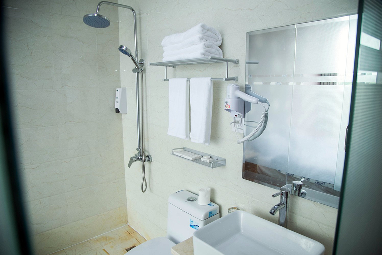Bathroom 3, Wuxi green fashion Express Hotel, Wuxi