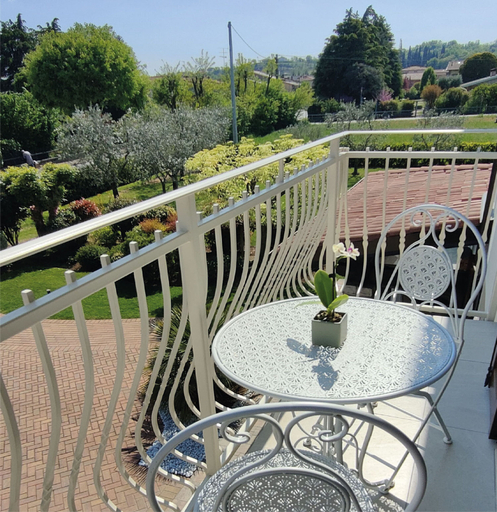 Others, B&B Erilla, Brescia