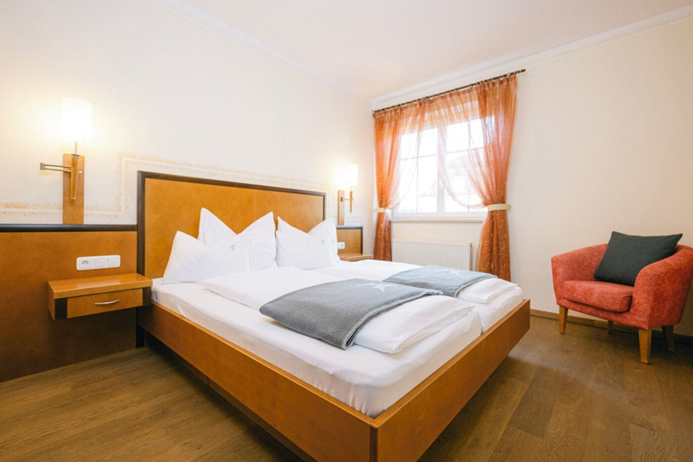 Bedroom 2, Hotel Jägerwirt, Braunau am Inn