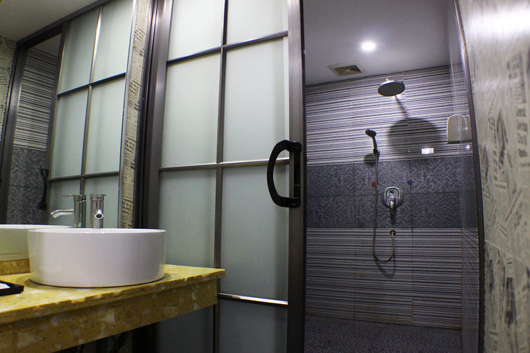 Bathroom 5, Huiquan Holiday Hotel, Chenzhou