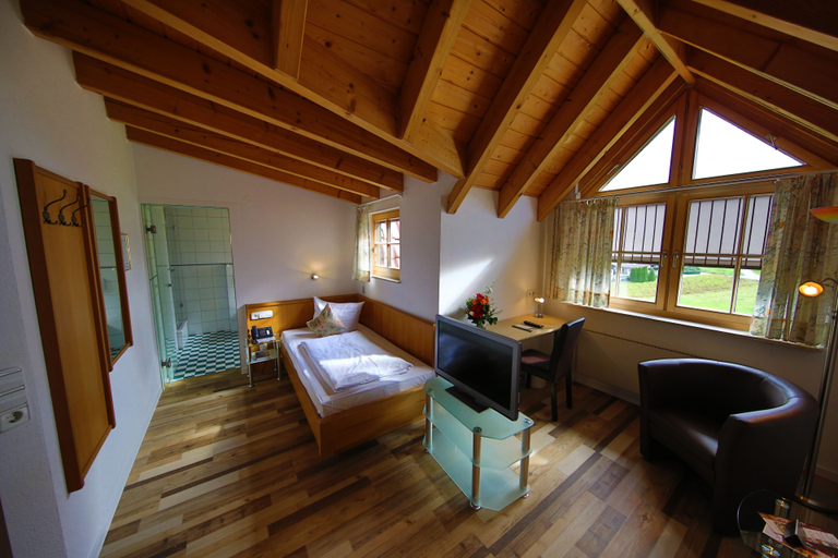 Bedroom 3, Hotel Wo Der Hahn Kräht, Heilbronn