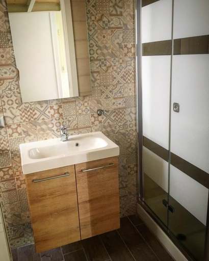 Bathroom 4, EmyJo Central B&B, Napoli