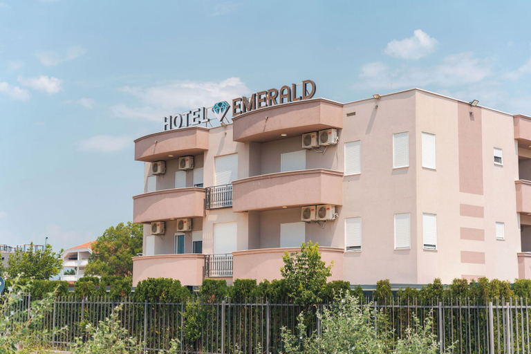 Exterior & Views 2, EMERALD Hotel