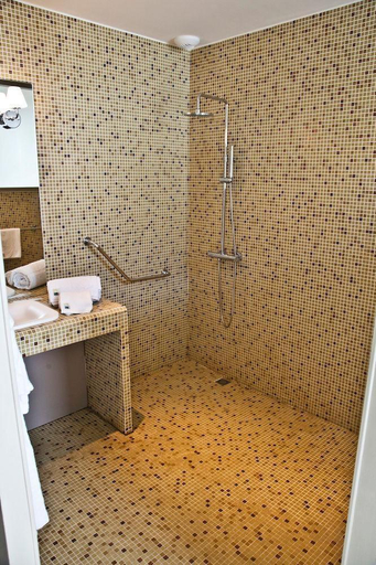 Bathroom 3, Hotel et SPA du Chateau, Charente-Maritime