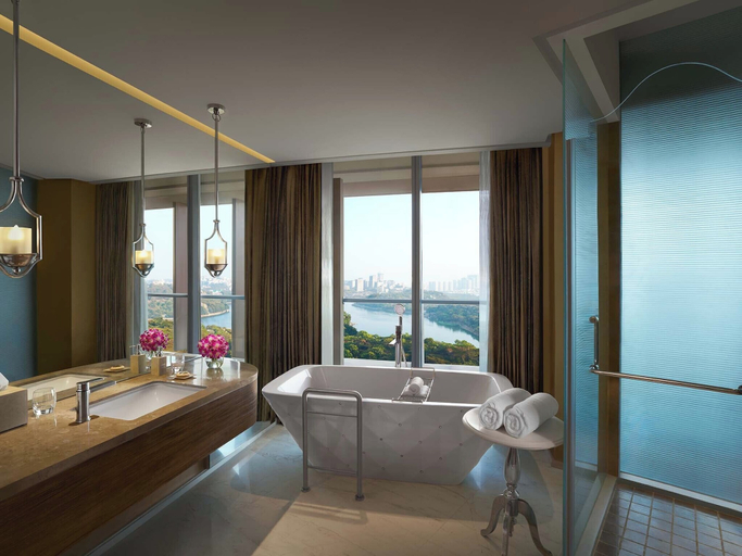 Bathroom 5, ITC Kohenur, a Luxury Collection Hotel, Hyderabad, Hyderabad