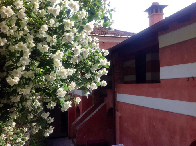 Exterior & Views 2, Agriturismo Cerrolungo, La Spezia