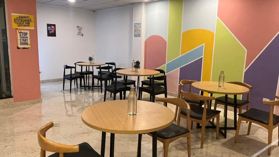 Food & Drinks 3, Saltstayz Express - Golf Course Road & DLF Phase-1, Gurgaon